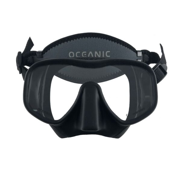 Oceanic Black Shadow Mask in Black