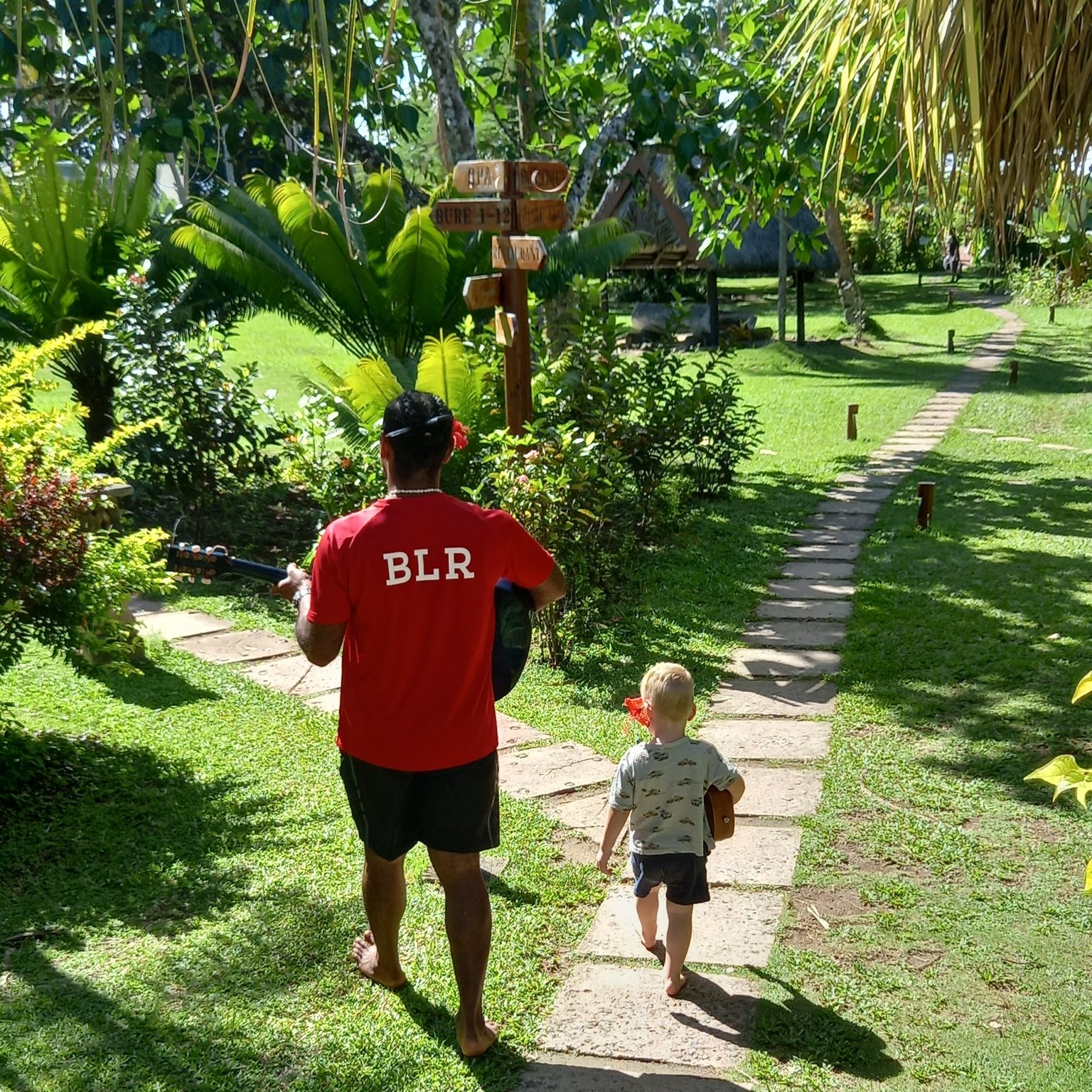 Fiji Beqa Lagoon Staff and little Edward
